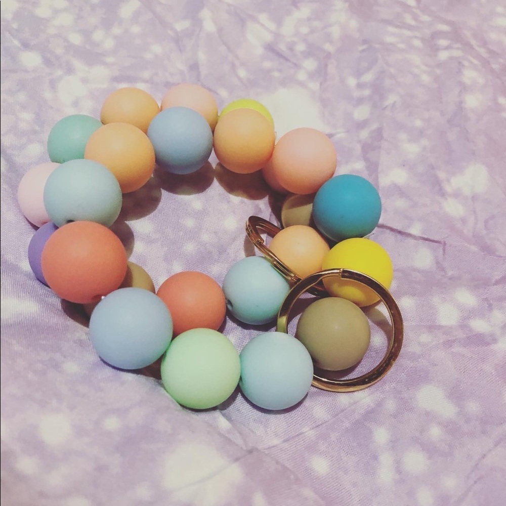Bangle wristlet keychain